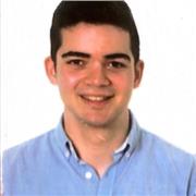 Profesor graduado en ingeniería aeronáutica para dar clases a estudiantes de ESO y bachiller